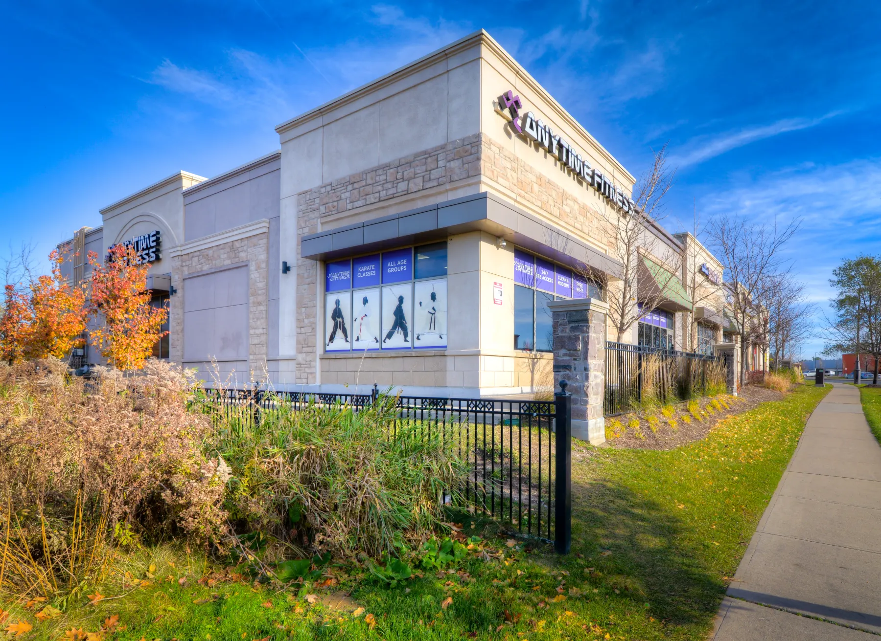 Royal West Plaza property view